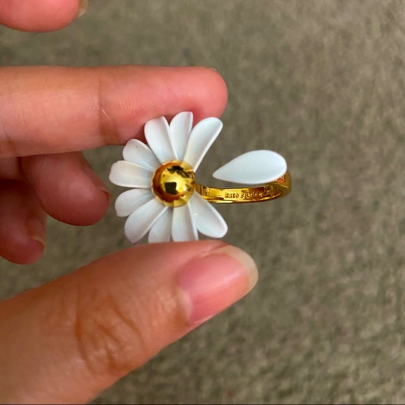 Kate Spade Limited Edition Daisy Ring - Picture 3 of 4
